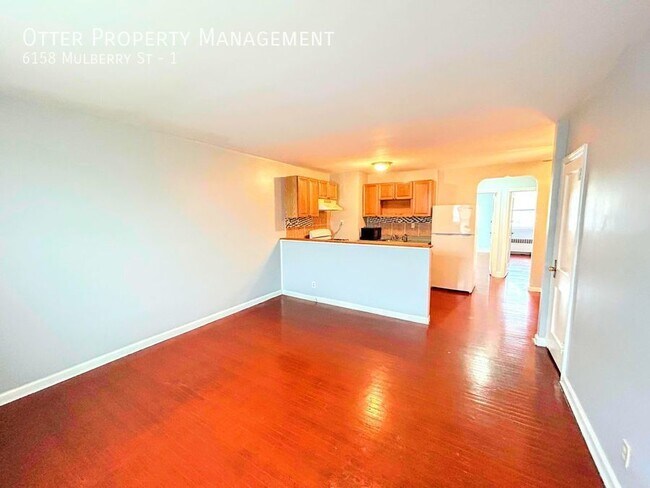 Building Photo - Lovely 2BR/1BA Northeast Philly Ground Flo...