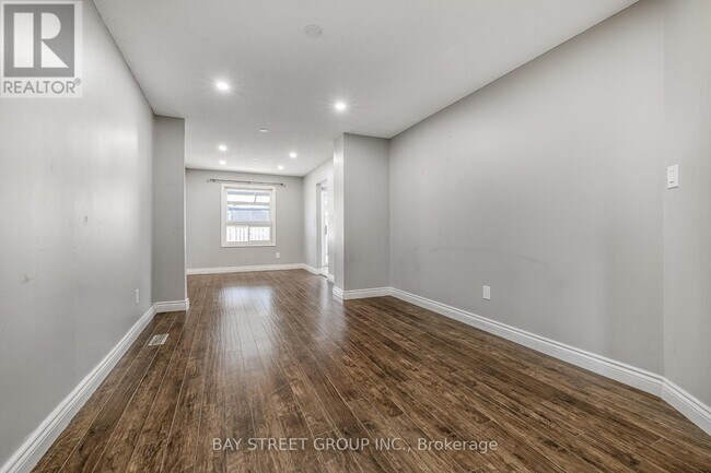 Building Photo - 17 Carr Dr