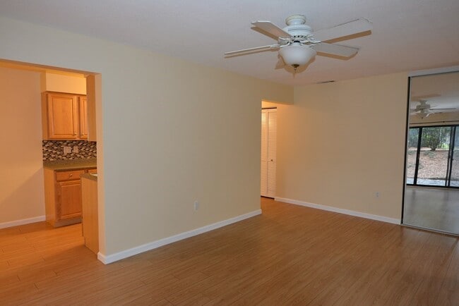 Building Photo - 18 Shrewsbury Green Dr