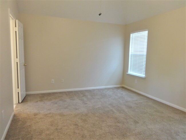 Building Photo - 8262 Fuqua Gardens