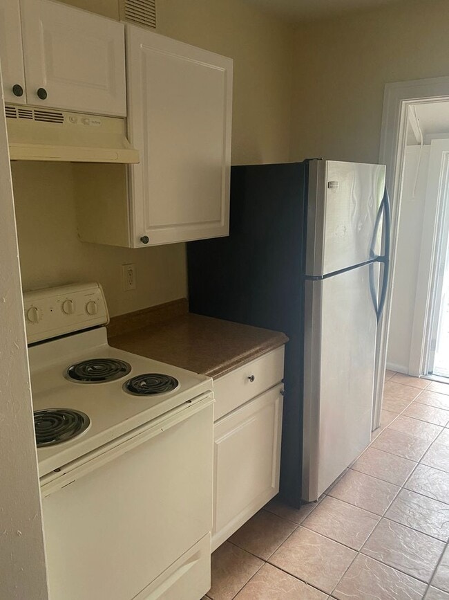 Foto del edificio - COMING SOON - 3 BEDROOM 1 BATH HOME LARGE FAMILY ROOM