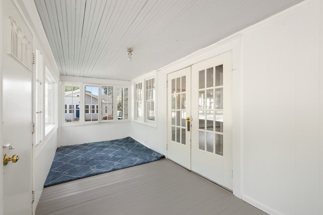 Building Photo - 1112 Park Ave