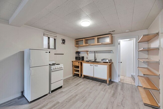 Foto del edificio - 6908 8th Ave NE