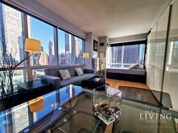 Foto principal - 1 bedroom in NEW YORK NY 10036