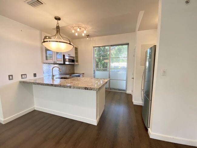 Building Photo - 1600 Michigan Ave