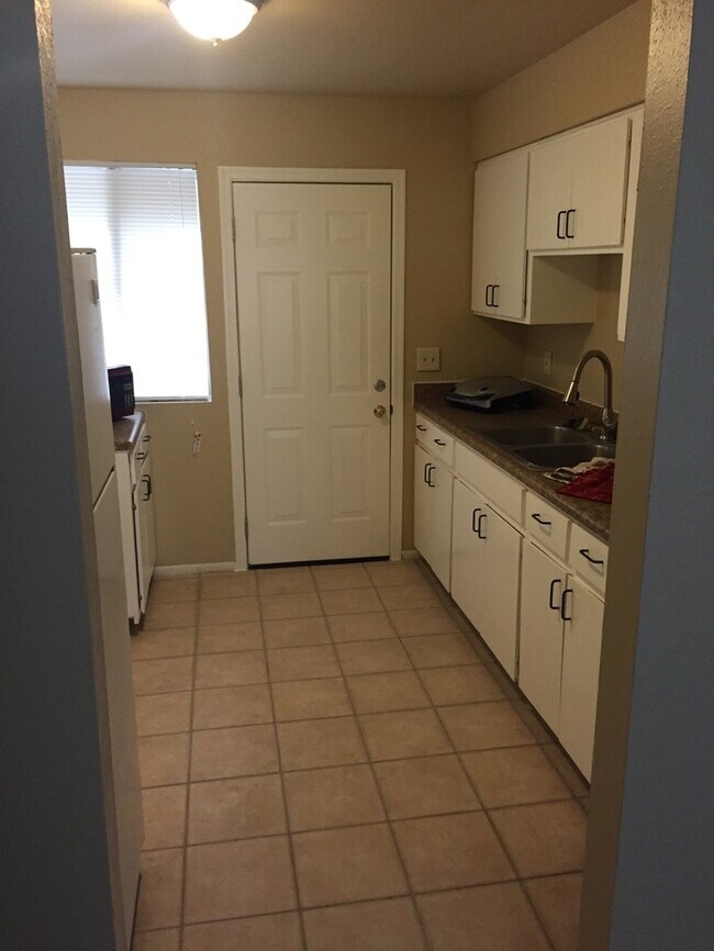 Foto del edificio - 1733 E 13th St