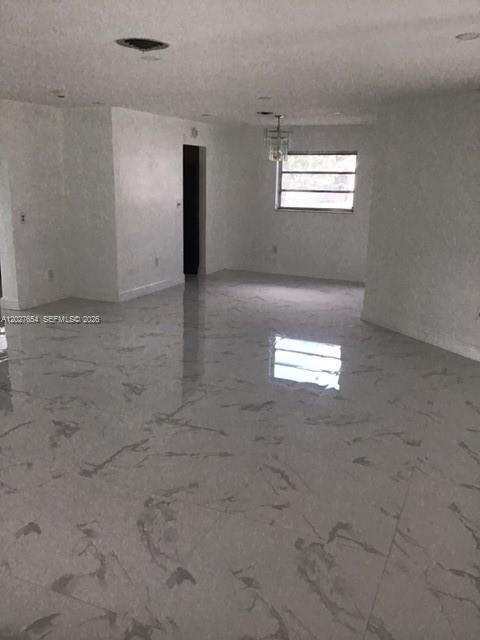 Foto del edificio - 20600 NW 2nd Ct