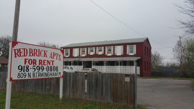 Building Photo - 809 N Birmingham Pl