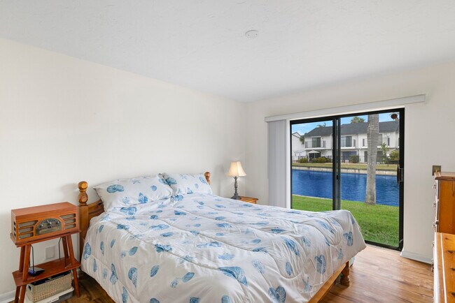 Foto del edificio - Waters Edge Apartments
