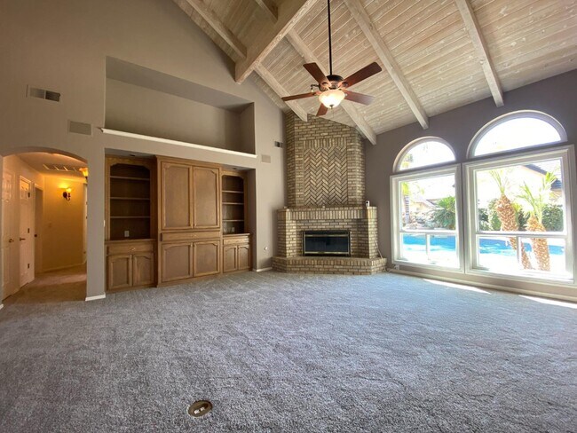 Foto del edificio - 2489 W Beechwood Ave