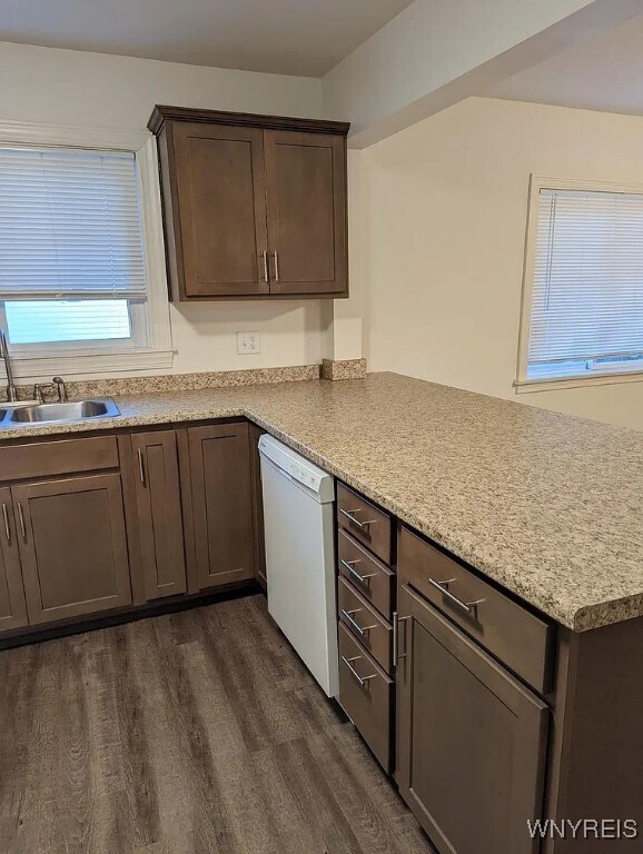 Building Photo - 77 Laverack Ave