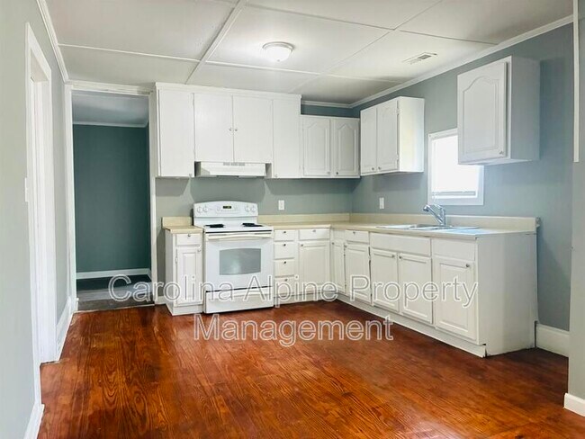 Building Photo - 116 Bolding St