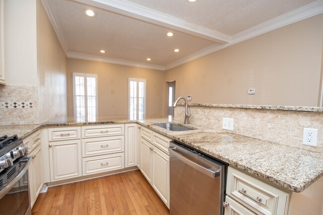 Building Photo - 116 Sagamore Ln