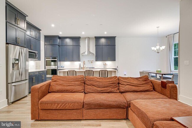 Foto del edificio - 18120 Moss Gdn Rd