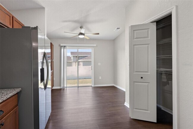 Foto del edificio - 780 Overlook Grove Dr