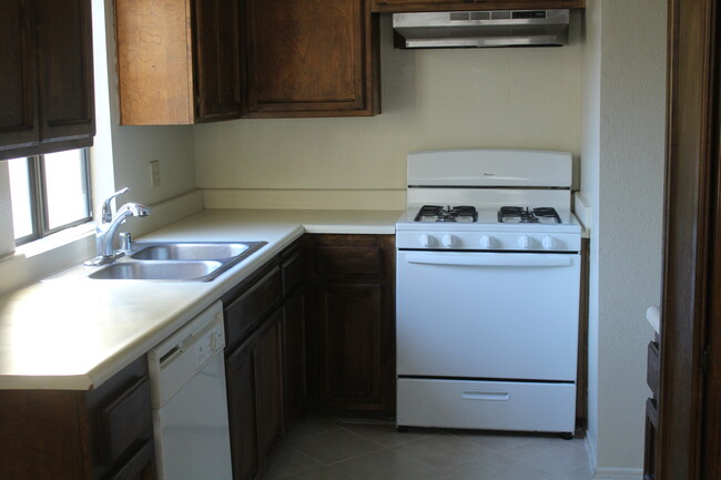 Building Photo - 4455 Vista del Monte Ave