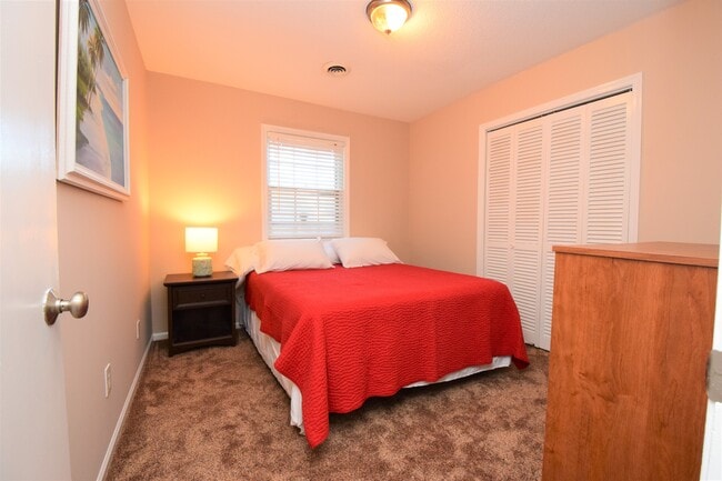 Foto del edificio - 617 Plymouth Dr