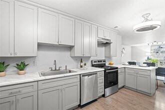 Building Photo - 3924 W Alabama St