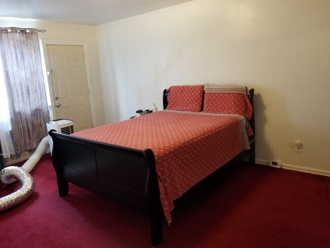 Foto del edificio - 1151 E 84th St