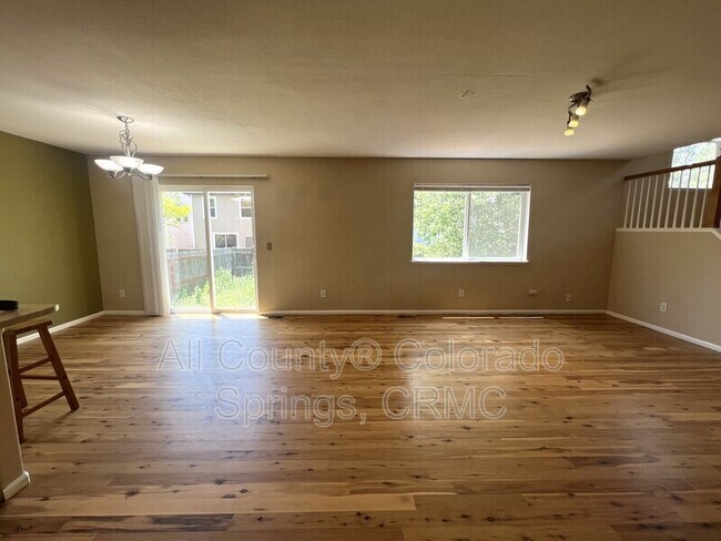 Foto del edificio - 14386 Woodrock Path