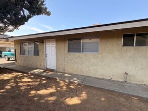 Building Photo - 2526-2532 W Caldwell Ave