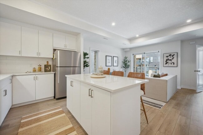 Building Photo - 105 Reverie Way