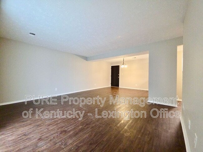 Foto del edificio - 356 Redding Rd