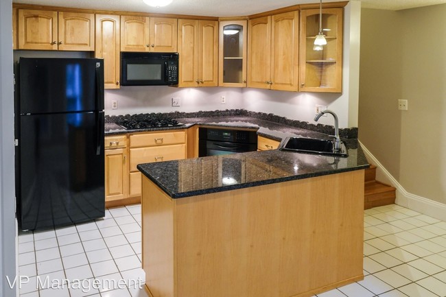 Building Photo - 2 br, 2.5 bath House - 30 Mattoon St
