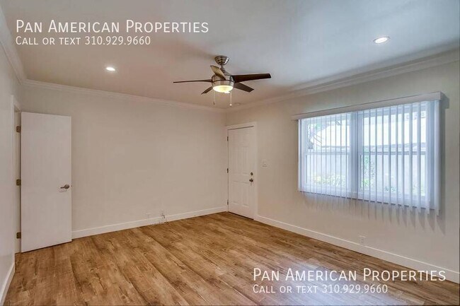 Foto del edificio - 451 W 4th St