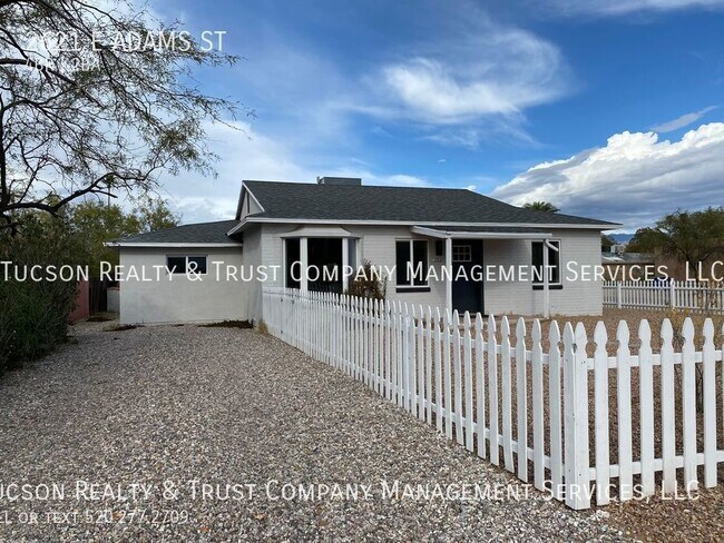 Foto del edificio - Recently Remodeled 4 Bedroom Home Centrall...