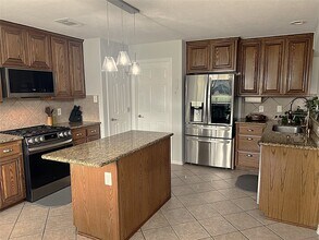 Building Photo - 8426 Hunters Village Dr