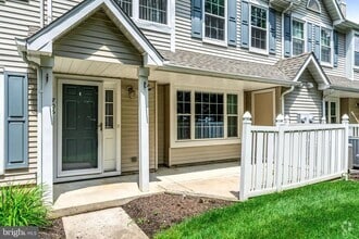 Building Photo - 706 Oswego Ct