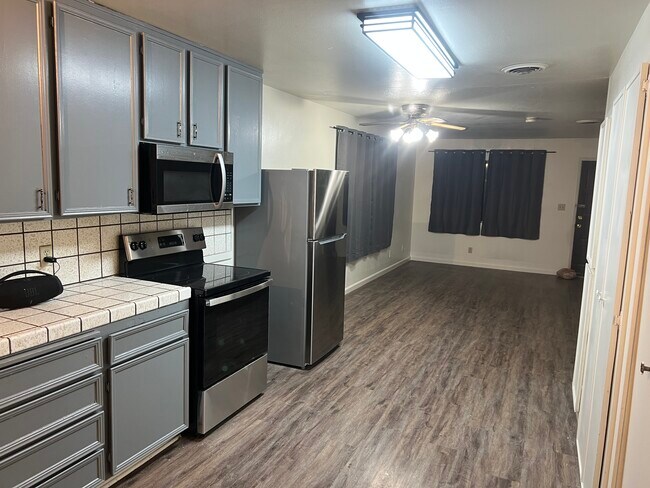 Foto del edificio - 276 Northwoods Ave