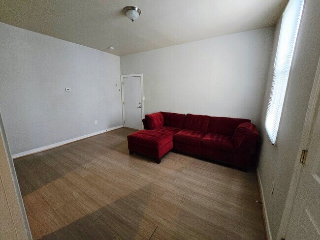 Foto del edificio - 615 Homestead St