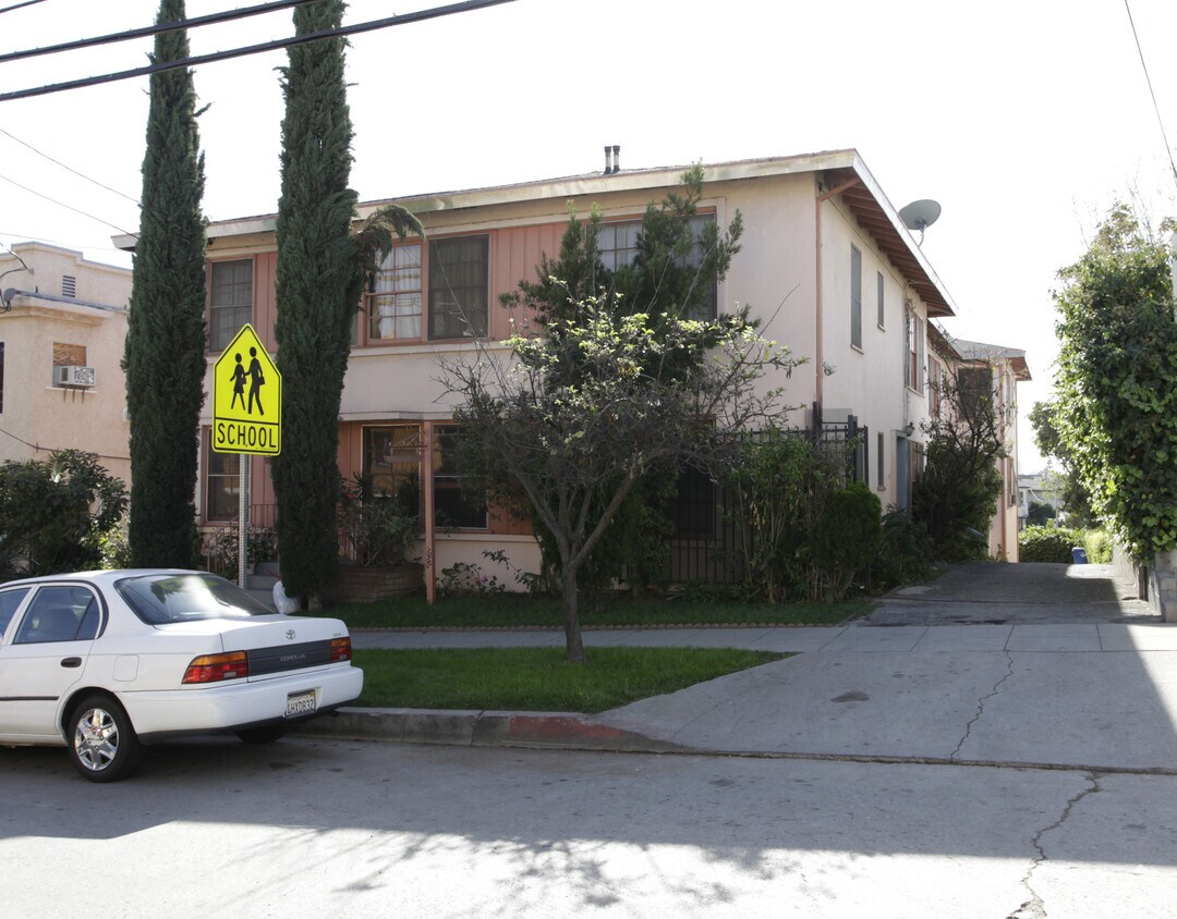 Primary Photo - 4514-4518 1/2 Willow Brook Ave