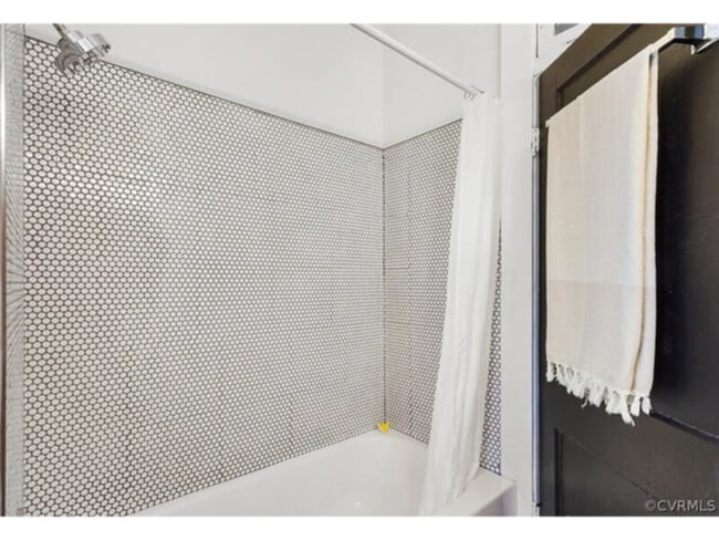 Foto del edificio - 3 Bed 2 Bathroom for Rent