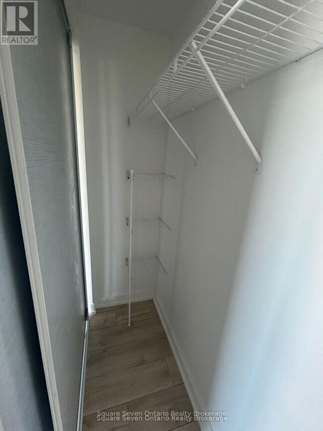 Photo du bâtiment - 720 Whitlock Ave