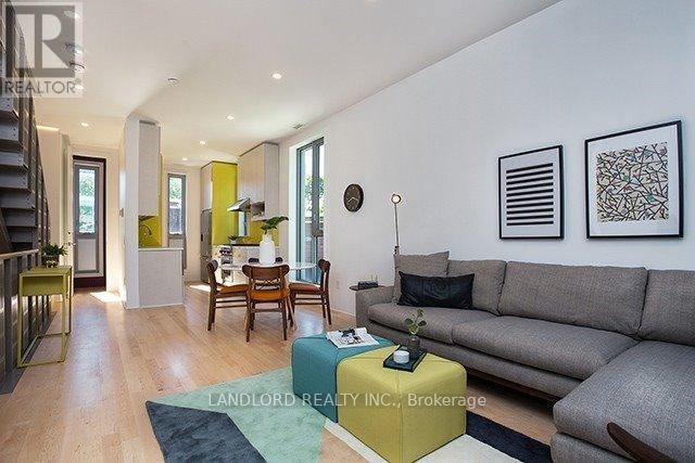 Photo du bâtiment - 15 Cummings St