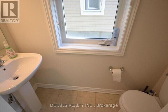 Photo du bâtiment - 711 Juneberry Ln