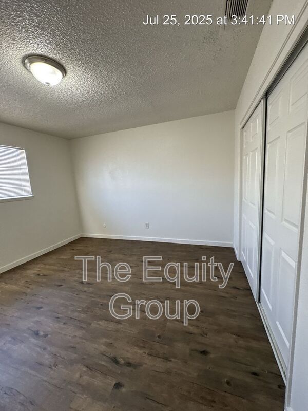 Building Photo - 1629 E Douglas Ave