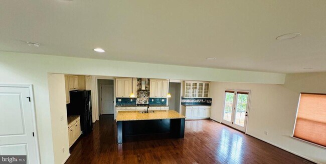 Building Photo - 26064 Jawaher Pl