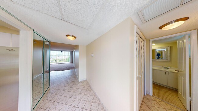 Building Photo - 3000 NE 48th Ct