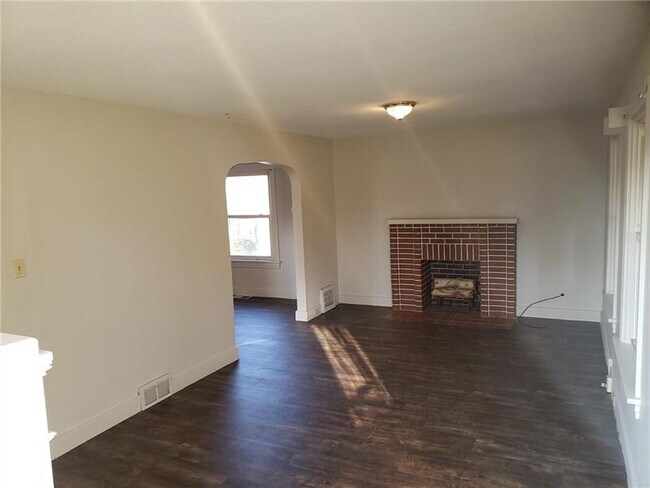 Building Photo - 530 Chicora Rd