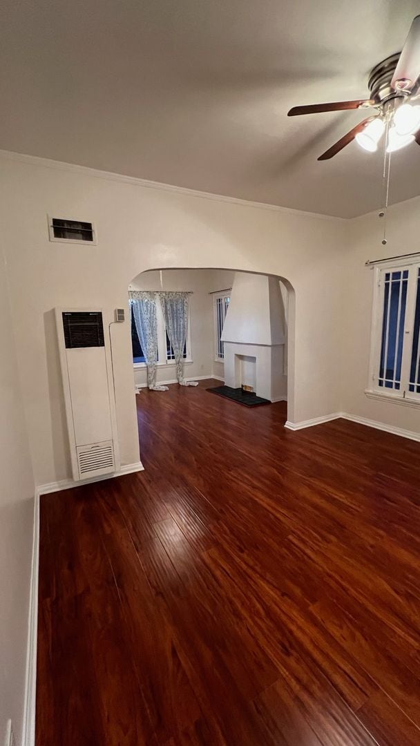 Foto del edificio - 1166 N Raymond Ave