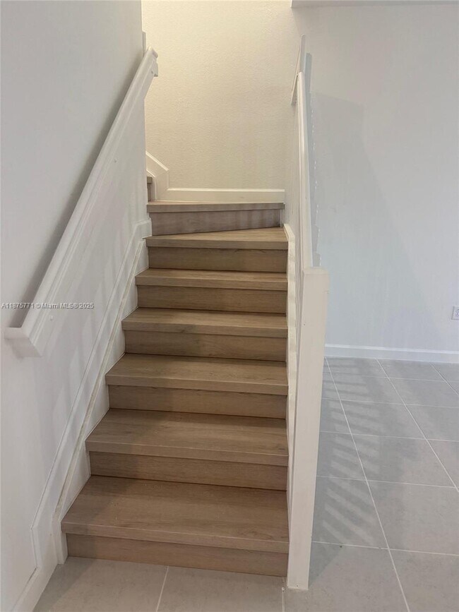 Foto del edificio - 2516 SE 27th Dr