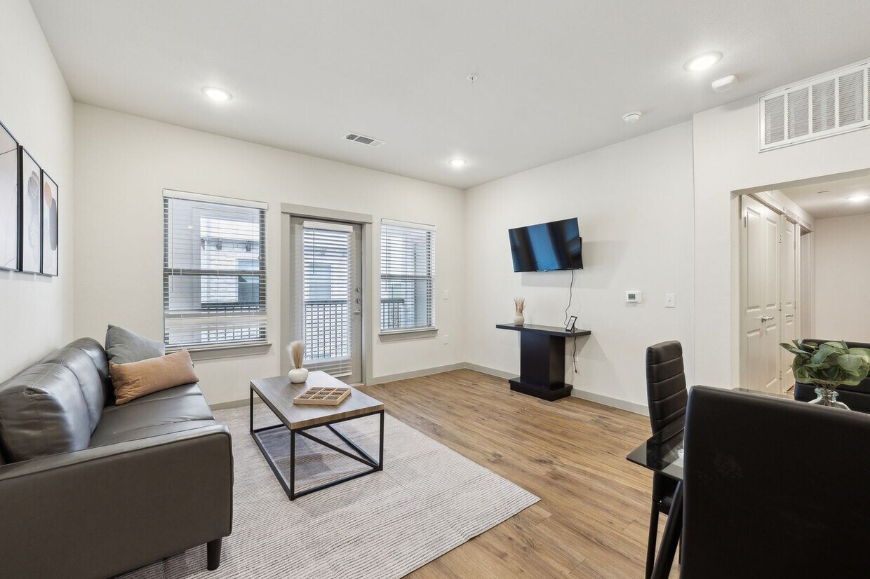 Foto principal - 2051 Mayfield Pkwy