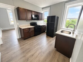 Building Photo - 300 Watchung Ave