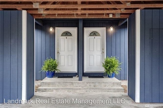 Building Photo - 2306 Wilson Ave