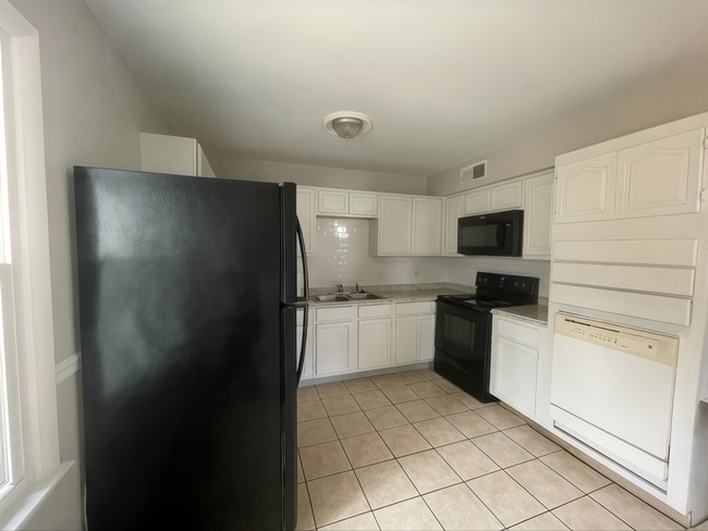 Foto del edificio - 5133 Butterfield Dr