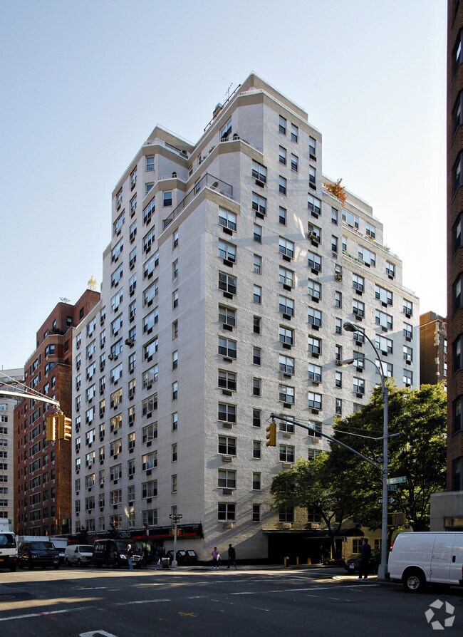 Foto principal - 135-145 E 83rd St